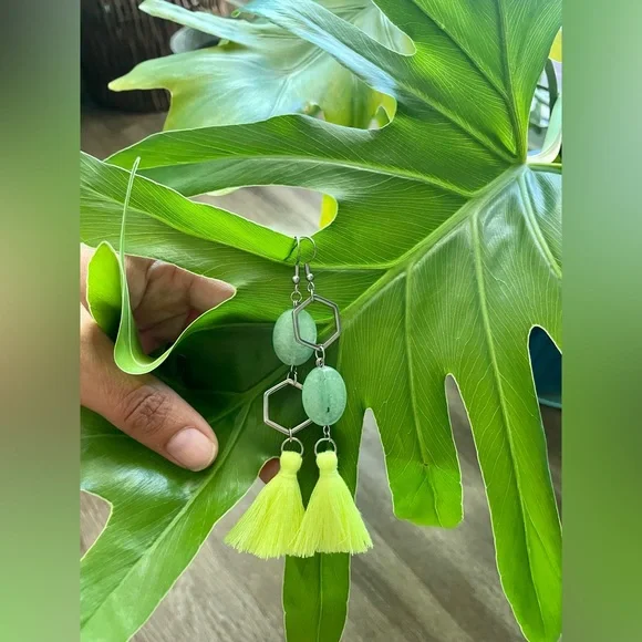 Green Aventurine Tassel earrings - Picture 5 of 5